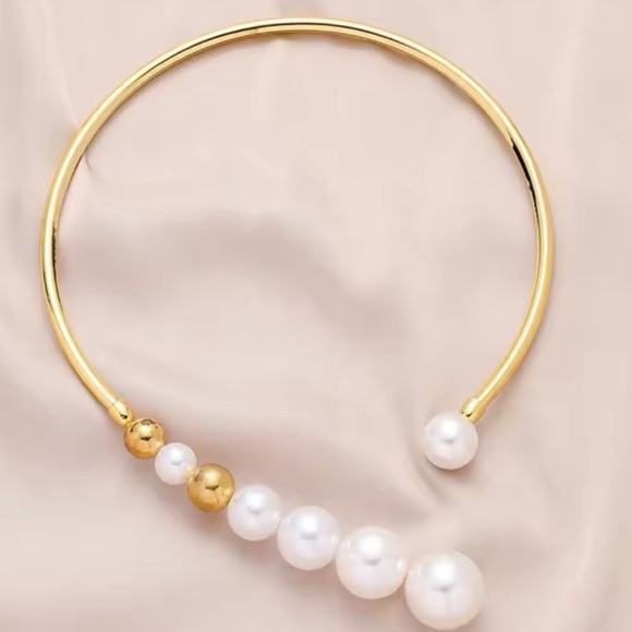 Stainless 18K Gold and White Pearl Necklaces - Picture 2 of 11